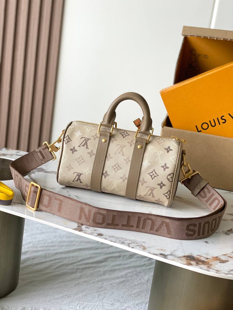 Louis Vuitton Keepall Bandouliere 25 M29272 25 x 15 x 11 04B8