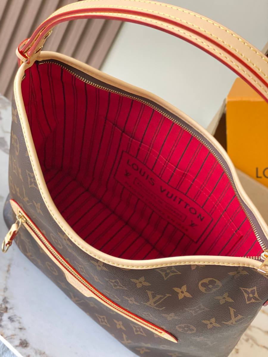 Louis Vuitton Lineup MM M27335 30 x 22 x 12 D887