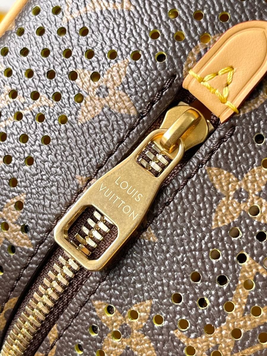 Louis Vuitton Locker Dopp Kit M29165 23 x 15 x 13 5E6F