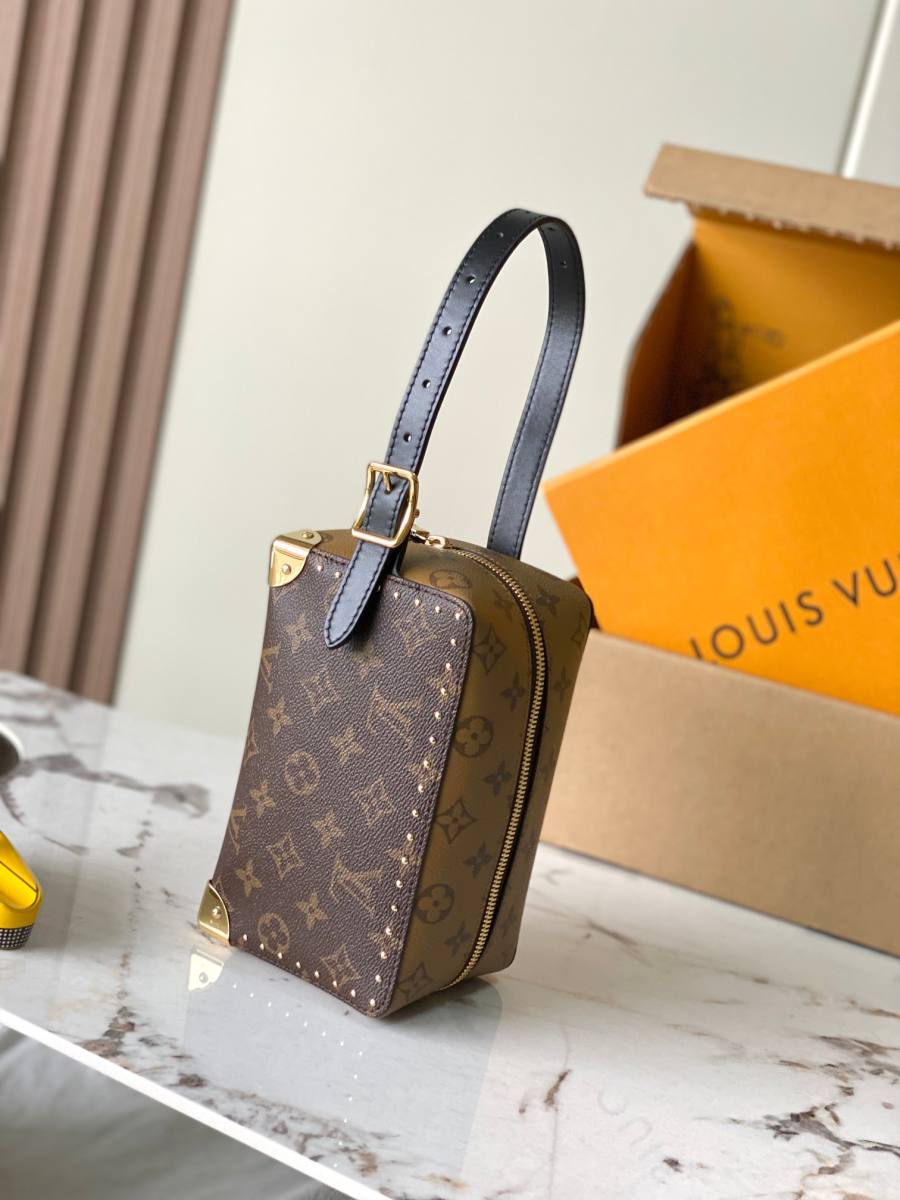 Louis Vuitton Locker Dopp Kit M29313 19 x 11 x 10 5E8D