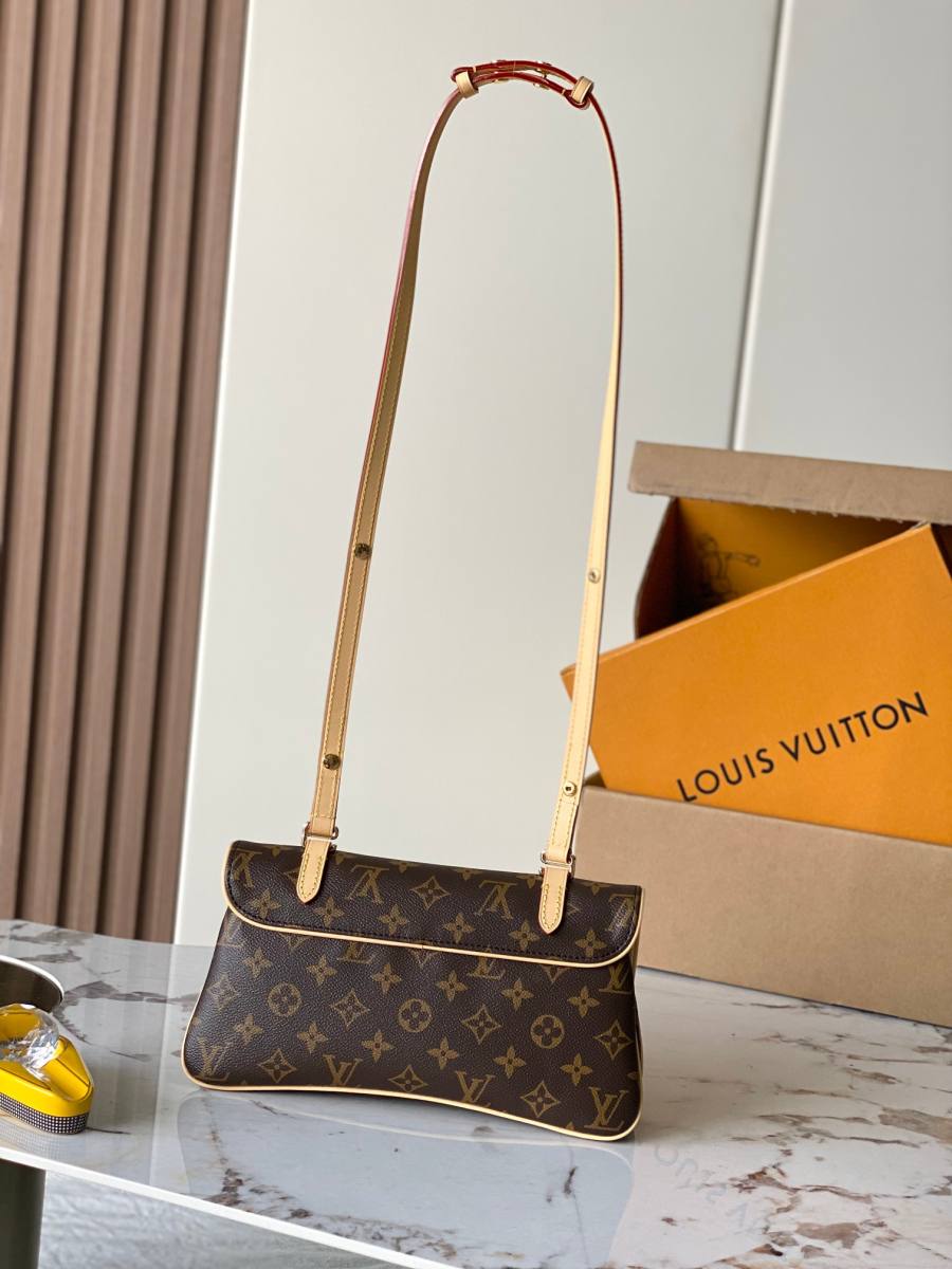 Louis Vuitton Marelle M28613 28 x 15.5 x 7 F8C0