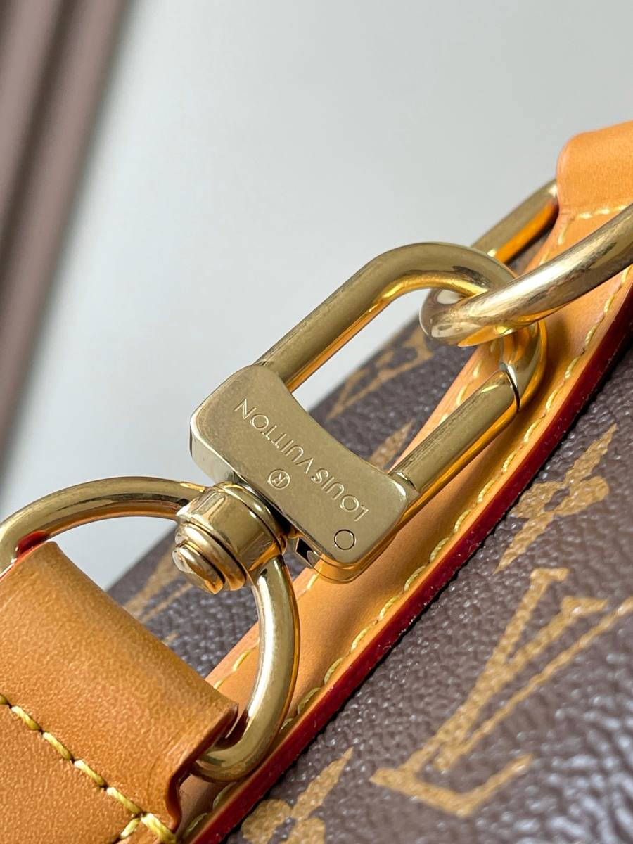 Louis Vuitton Needle Bag M28116 46 x 22 x 17 C943
