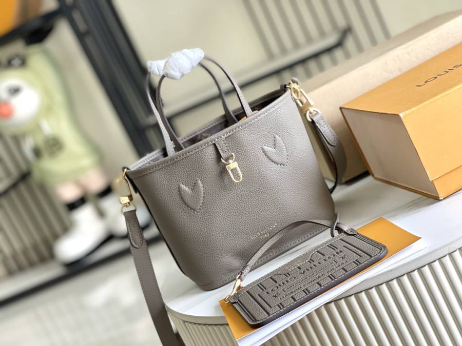 Louis Vuitton Neverfull BB M12109 24 x 14 x 9 FA1C