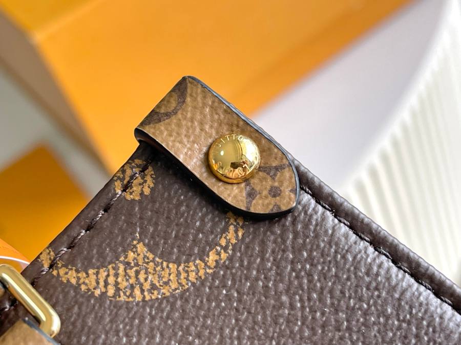 Louis Vuitton OnTheGo BB M46839 18 x 15 x 8.5 Monogram 8A21