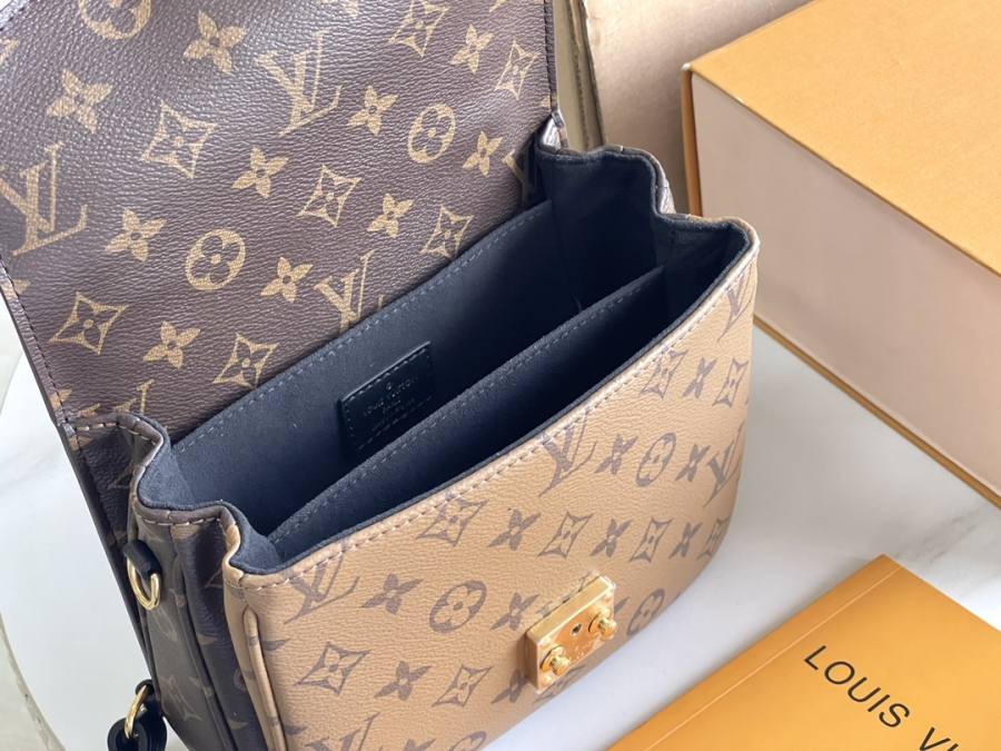 Louis Vuitton Pochette Metis Backpack M11941 21 x 25 x 10 FEA7