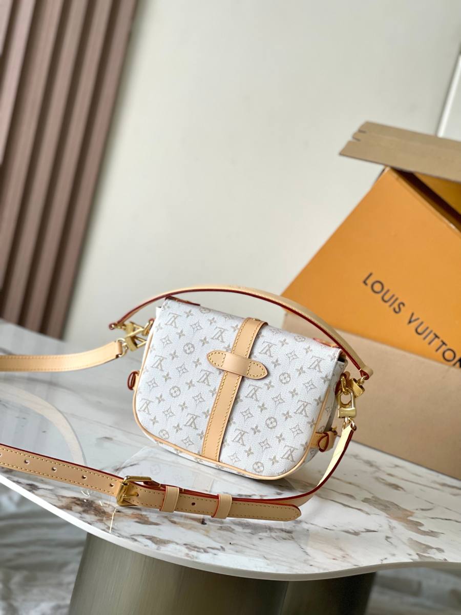 Louis Vuitton Saumur BB M1232 4372