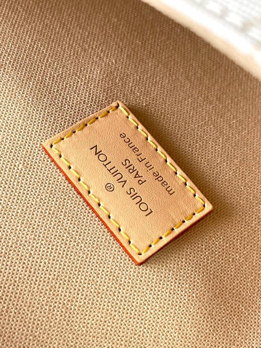 Louis Vuitton Saumur BB M1232 4372