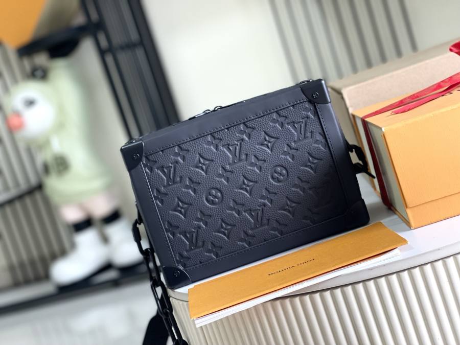 Louis Vuitton Soft Trunk M55700 25 x 18 x 10 Black 8560