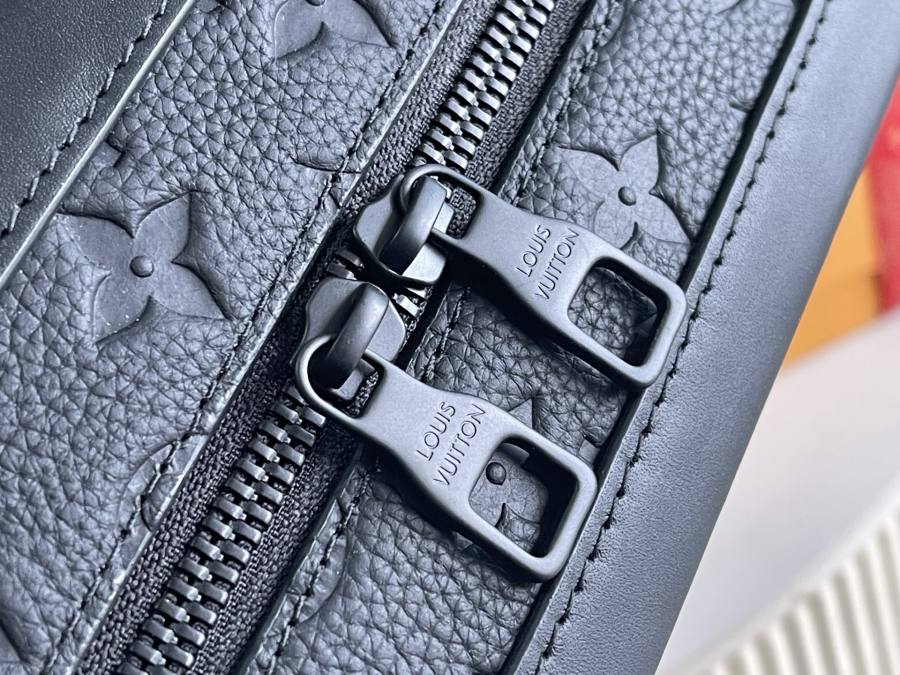 Louis Vuitton Soft Trunk M55700 25 x 18 x 10 Black 8560