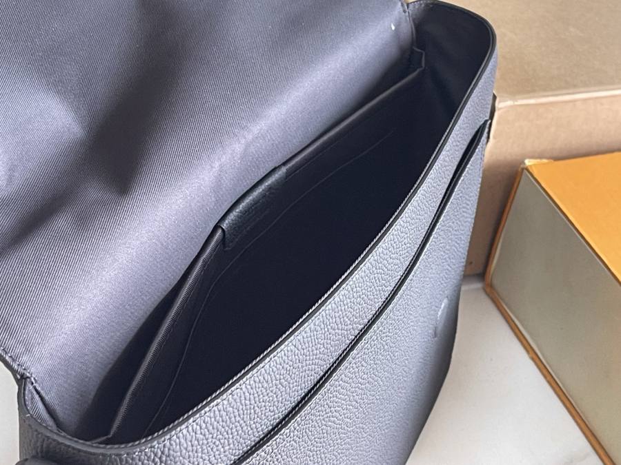 Louis Vuitton Speed Messenger M15268 27 x 20 x 8 E8C9