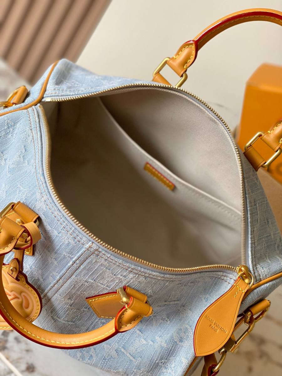 Louis Vuitton Speedy 30 Bandouliere M2A209 30 x 21 x 17 EC87