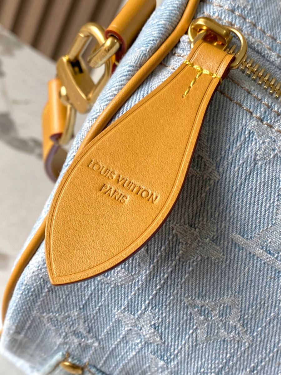 Louis Vuitton Speedy 30 Bandouliere M2A209 30 x 21 x 17 EC87