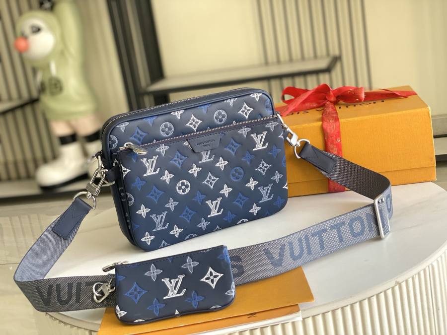 Louis Vuitton Trio Messenger M28618 25 x 18.5 x 7 9DB3
