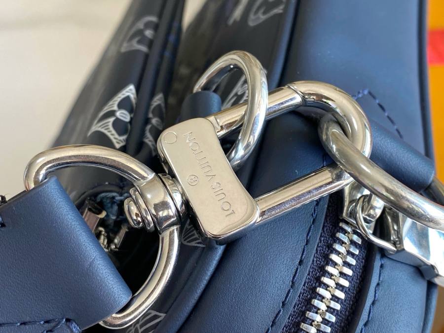 Louis Vuitton Trio Messenger M28618 25 x 18.5 x 7 9DB3