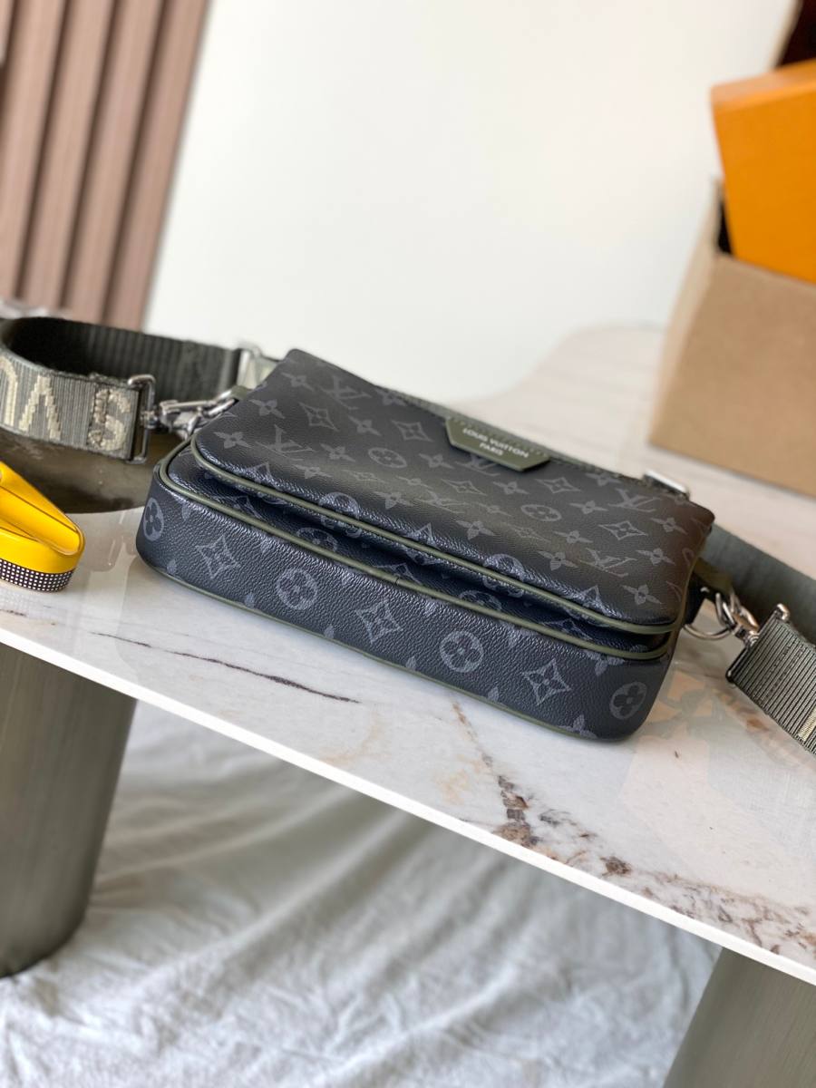 Louis Vuitton Trio Messenger M28628 25 x 18.5 x 7 F4B0