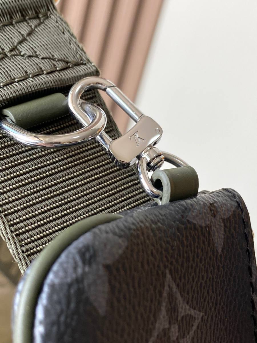 Louis Vuitton Trio Messenger M28628 25 x 18.5 x 7 F4B0