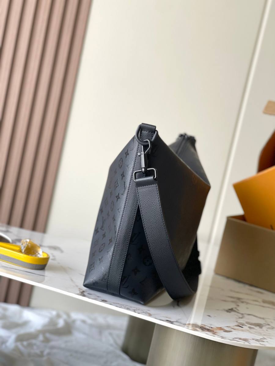 Louis Vuitton Vagabond Hobo M27856 359D