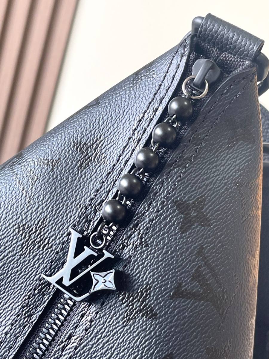 Louis Vuitton Vagabond Hobo M27856 359D
