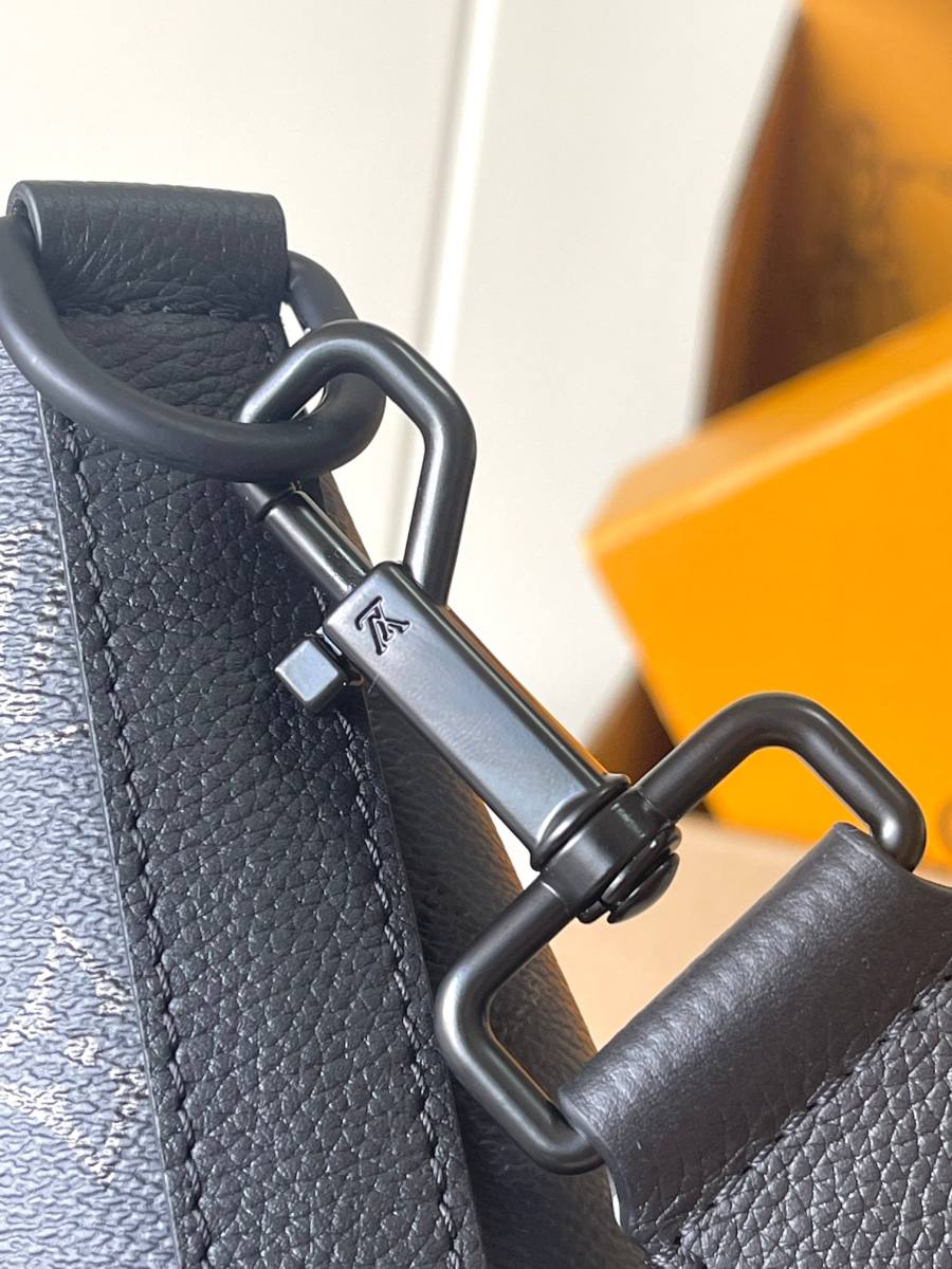 Louis Vuitton Vagabond Hobo M27856 359D