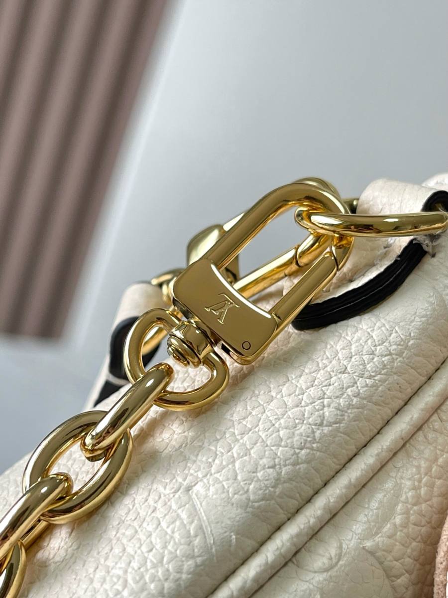 Louis Vuitton Wallet On Chain Ivy M82210 19 x 13 x 4 White 5FA1