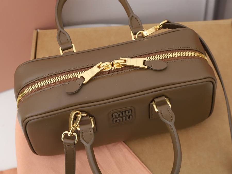 Miu Miu Arcadie Large 5BB148 D304 27 x 12 x 9