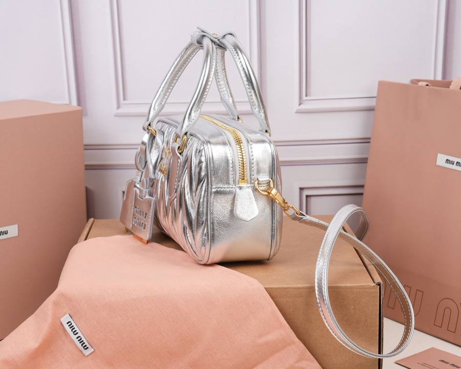 Miu Miu Arcadie Matelasse Small 5BB123 7CC2 19 x 13 x 6