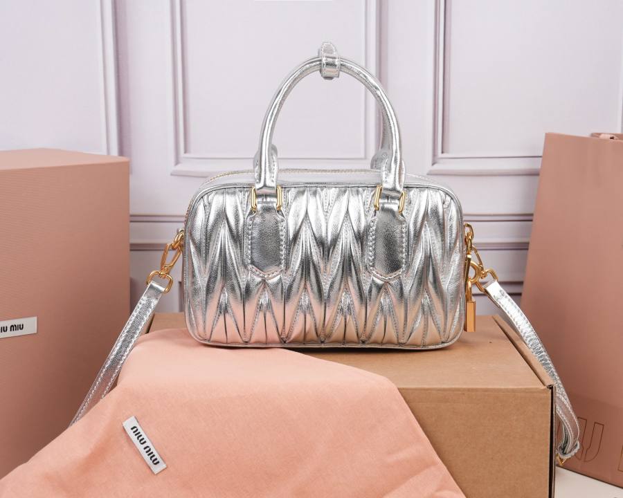 Miu Miu Arcadie Matelasse Small 5BB123 7CC2 19 x 13 x 6