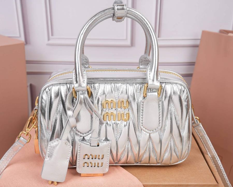 Miu Miu Arcadie Matelasse Small 5BB123 7CC2 19 x 13 x 6