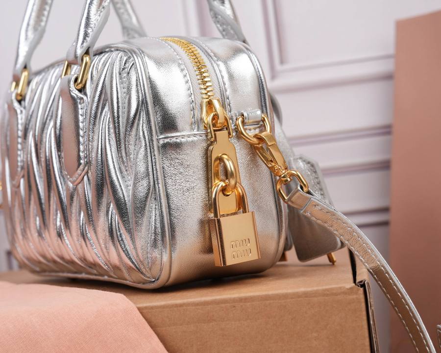 Miu Miu Arcadie Matelasse Small 5BB123 7CC2 19 x 13 x 6
