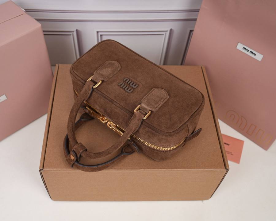 Miu Miu Arcadie Regular 5BB142 2C9B 22 x 10.5 x 7.5