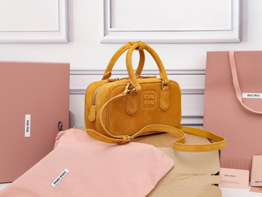 Miu Miu Arcadie Regular 5BB142 D263 22 x 10.5 x 7.5