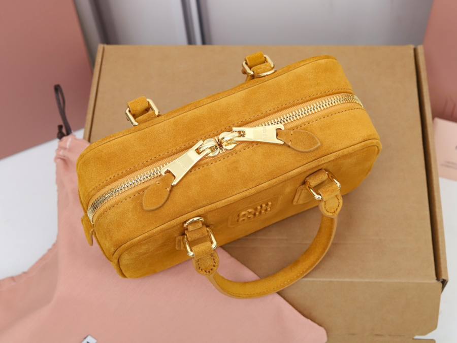 Miu Miu Arcadie Regular 5BB142 D263 22 x 10.5 x 7.5
