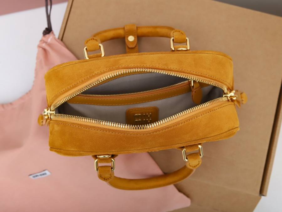 Miu Miu Arcadie Regular 5BB142 D263 22 x 10.5 x 7.5