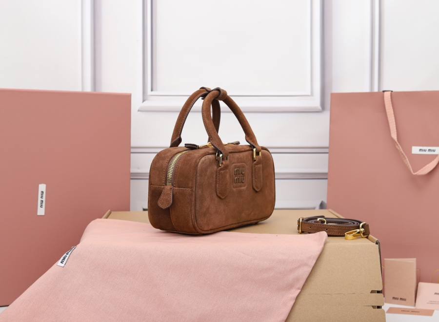 Miu Miu Arcadie Regular 5BB142 FEF3 22 x 10.5 x 7.5