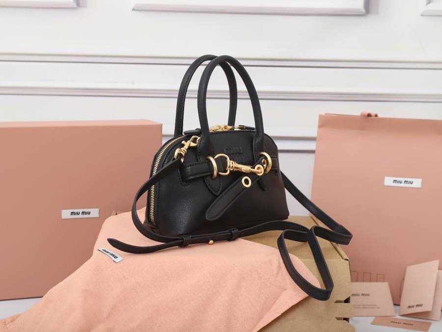 Miu Miu Aventure Nappa Mini Shell Bag 5BP190 93E0 19 x 13 x 6