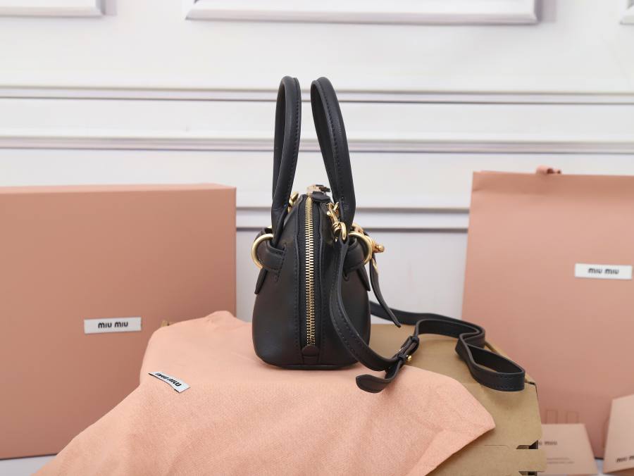 Miu Miu Aventure Nappa Mini Shell Bag 5BP190 93E0 19 x 13 x 6