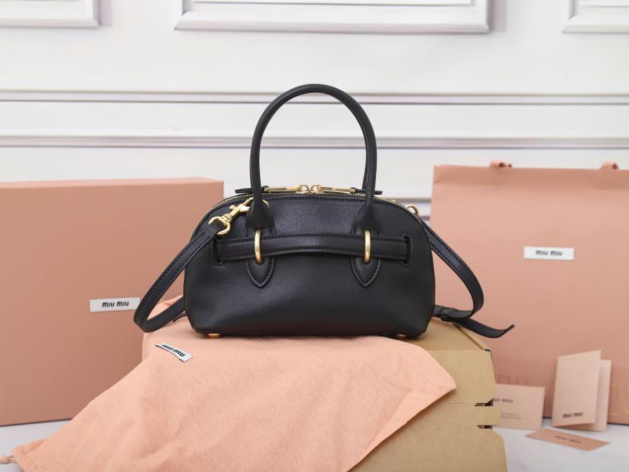 Miu Miu Aventure Nappa Mini Shell Bag 5BP190 93E0 19 x 13 x 6