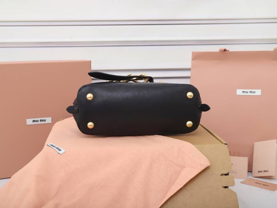 Miu Miu Aventure Nappa Mini Shell Bag 5BP190 93E0 19 x 13 x 6
