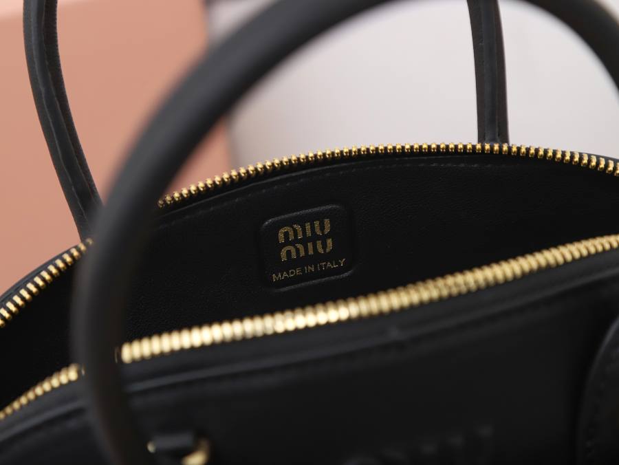 Miu Miu Aventure Nappa Mini Shell Bag 5BP190 93E0 19 x 13 x 6