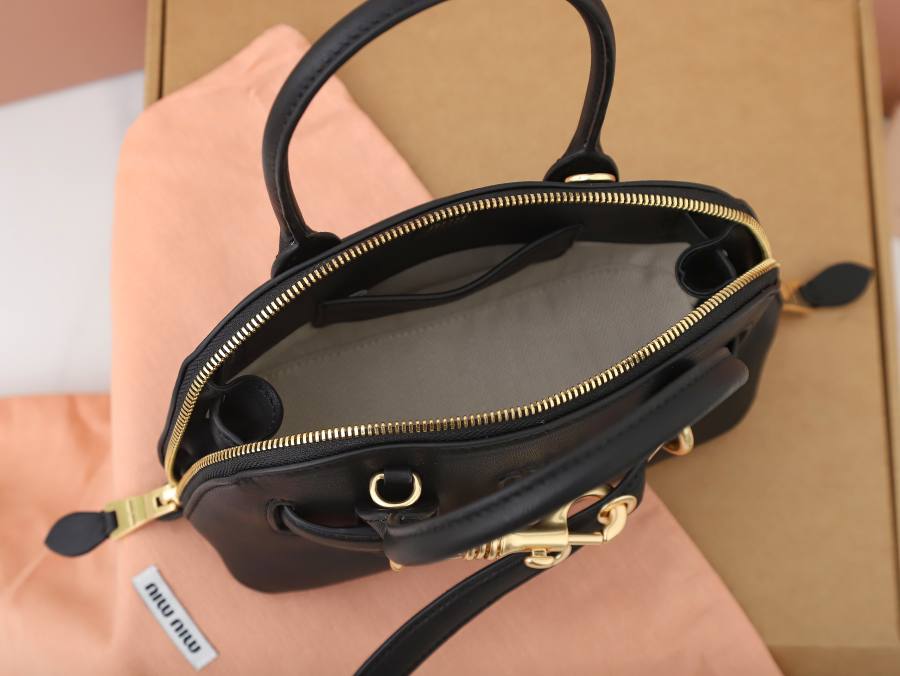 Miu Miu Aventure Nappa Mini Shell Bag 5BP190 93E0 19 x 13 x 6