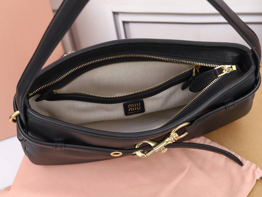 Miu Miu Aventure Underarm Bag 5BC182 E626 33 x 18 x 5