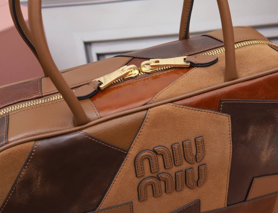 Miu Miu Beau Bag 5BB117 084C 34 x 22 x 12