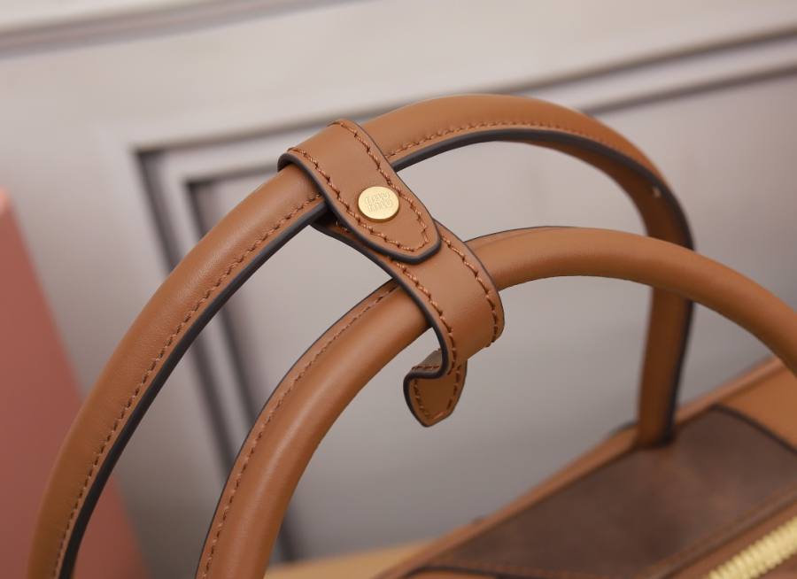 Miu Miu Beau Bag 5BB117 084C 34 x 22 x 12