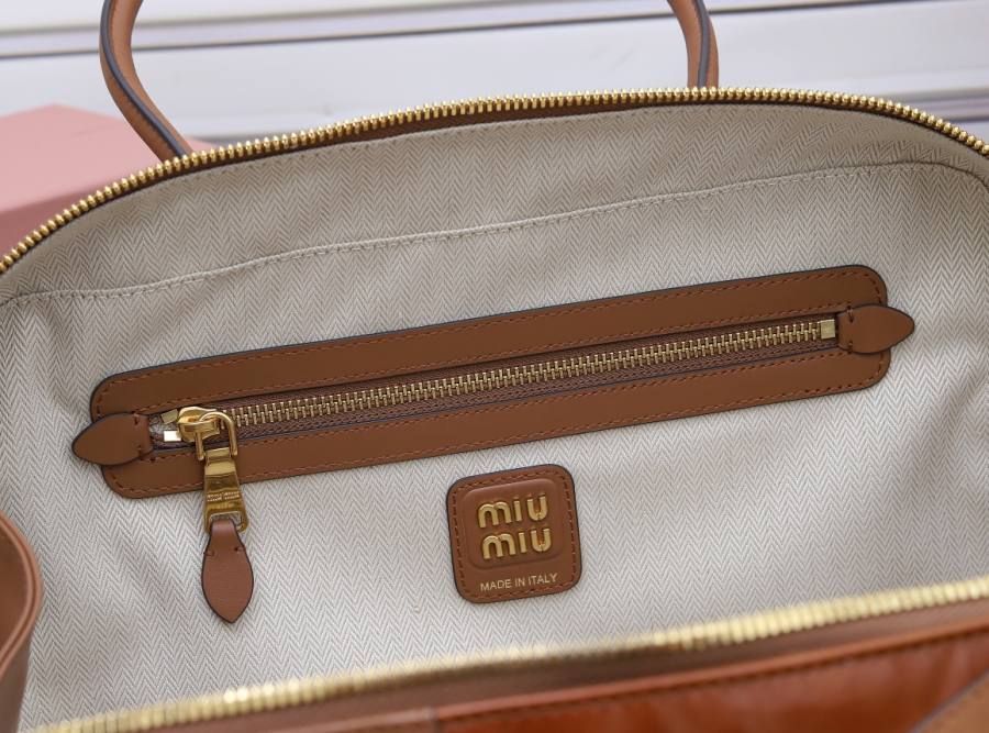 Miu Miu Beau Bag 5BB117 084C 34 x 22 x 12