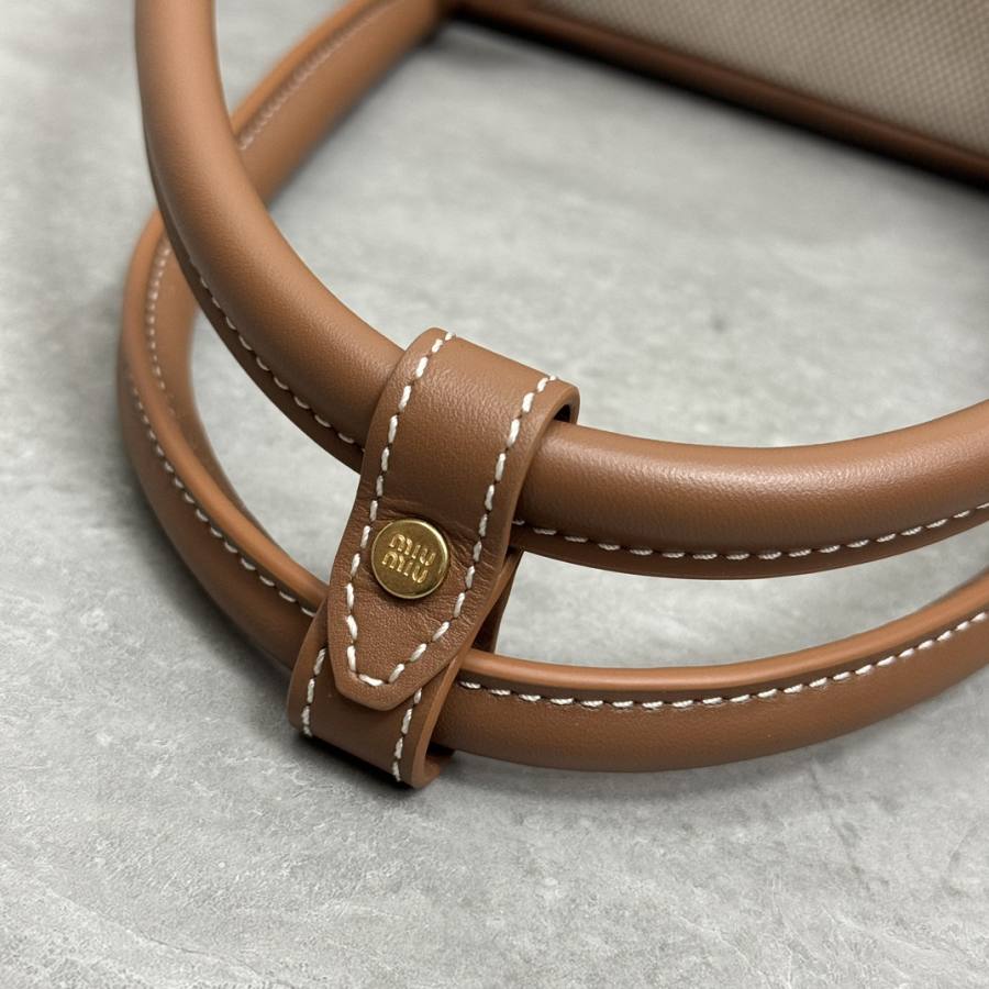 Miu Miu Beau Bag 5BB117 D57B 34 x 22 x 12