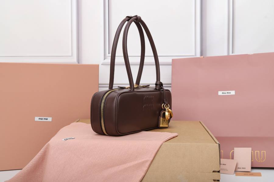 Miu Miu Beau Bag Small Cracked Patent 5BB173 9874 28 x 12 x 8