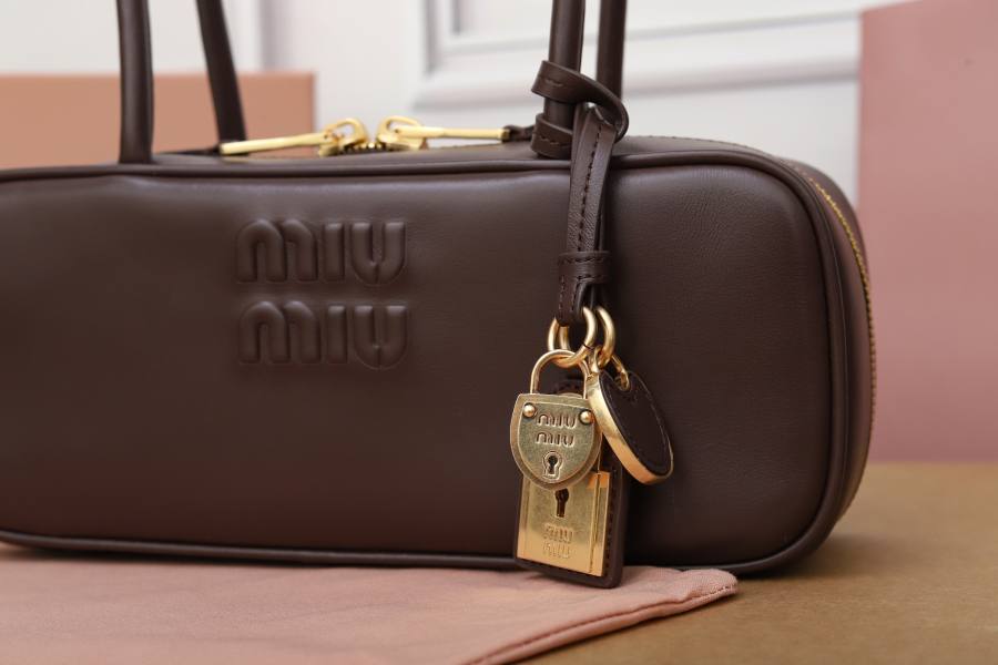 Miu Miu Beau Bag Small Cracked Patent 5BB173 9874 28 x 12 x 8