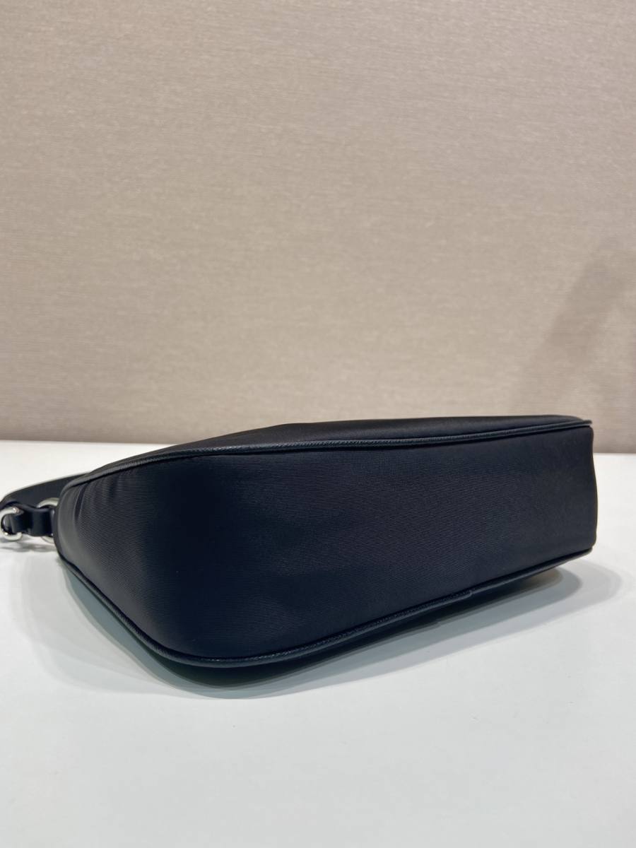 RP 2296000 Prada Hobo Nylon 8C25