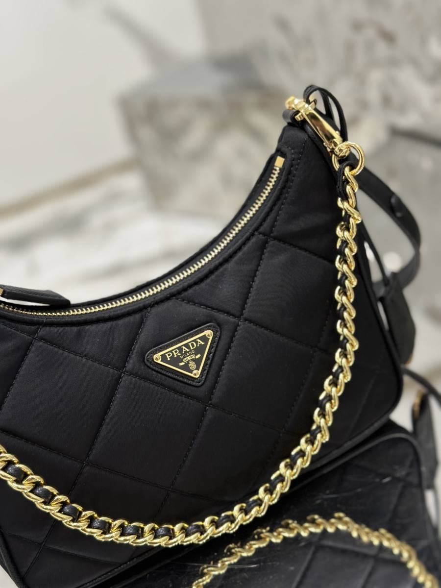 RP 2566000 Prada Hobo Nylon E286