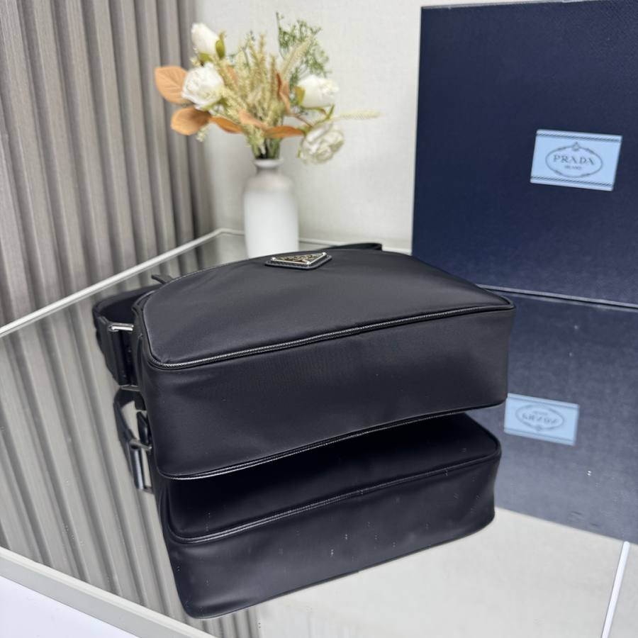 RP 2728000 Prada Nylon Messenger Nylon 2VH048 659B
